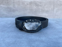 Load image into Gallery viewer, Large Quartz Crystal Oval-Shaped Belt
