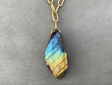 Load image into Gallery viewer, Medium Labradorite Necklace
